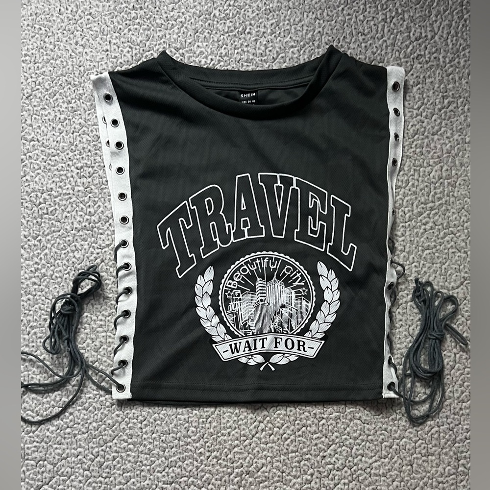 𑁍Hey gurl hey! Cropped Varsity Shirt; Color:Dark Grey, Size:Medium𑁍